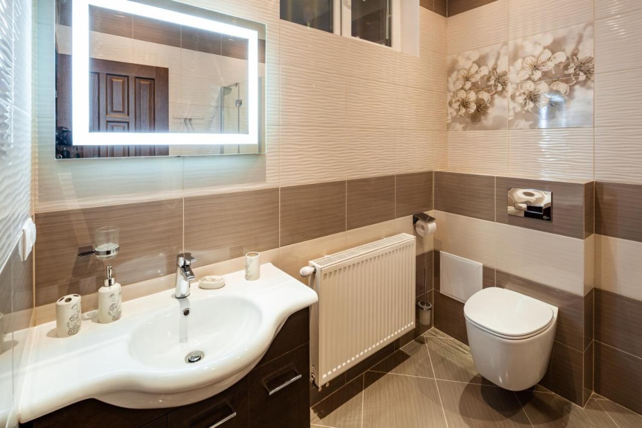 Alfa Apartments Svobody 31 Lviv Extérieur photo