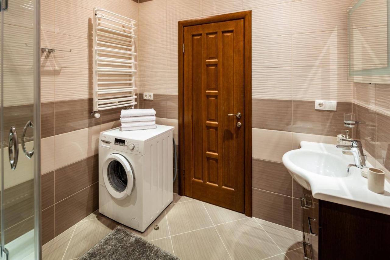 Alfa Apartments Svobody 31 Lviv Extérieur photo