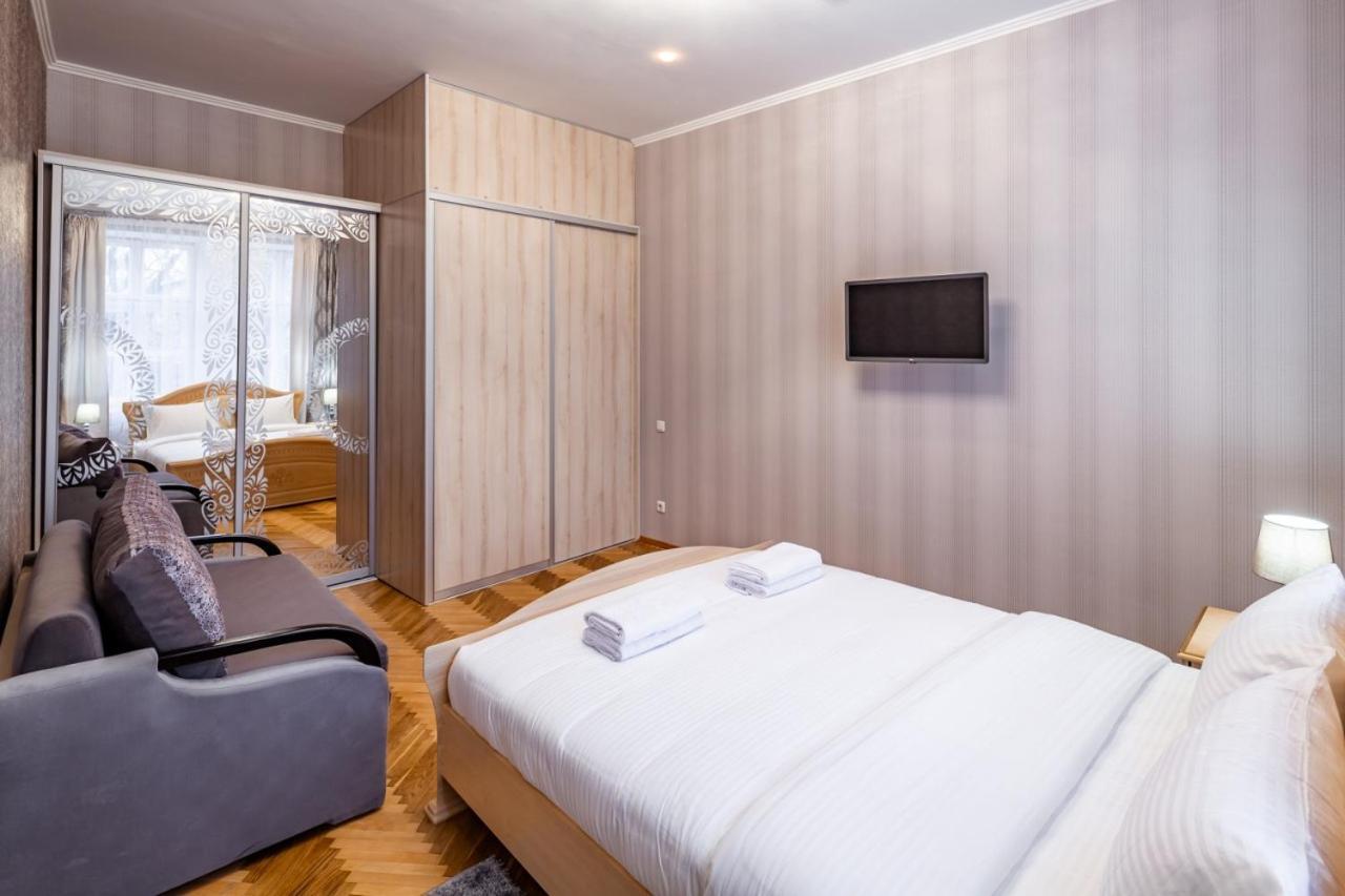 Alfa Apartments Svobody 31 Lviv Extérieur photo