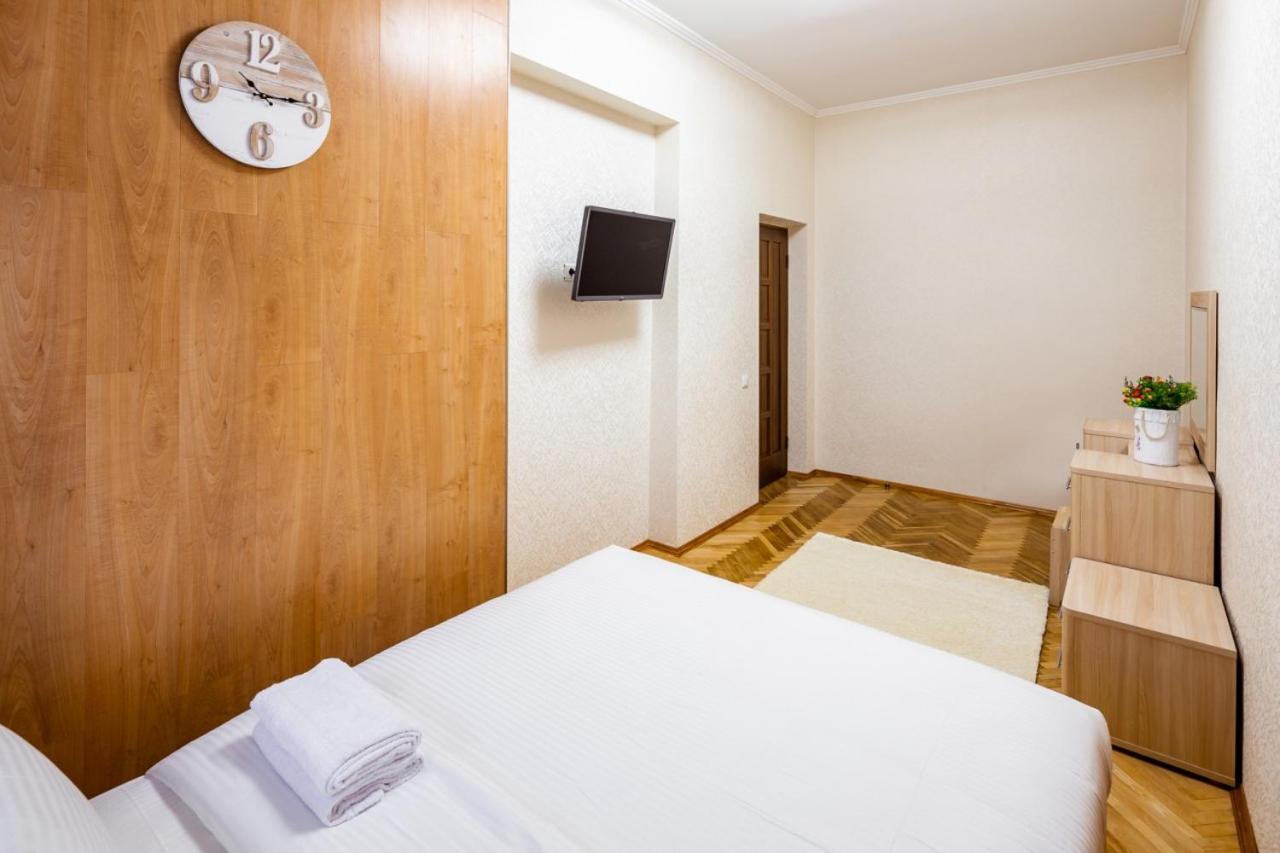 Alfa Apartments Svobody 31 Lviv Extérieur photo